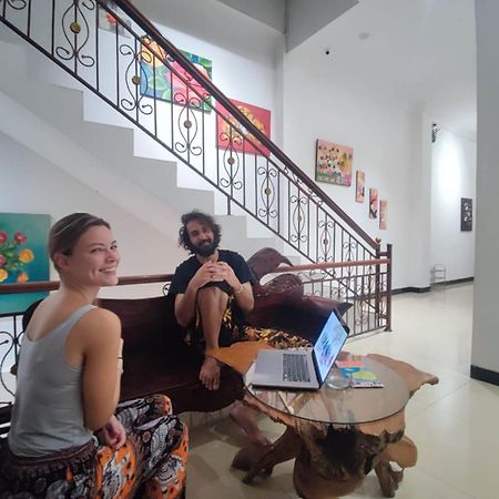 Fora Capsule Hostel Tuban 꾸따 외부 사진