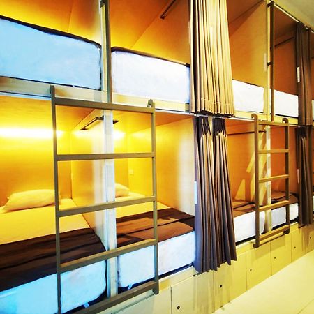Fora Capsule Hostel Tuban 꾸따 외부 사진